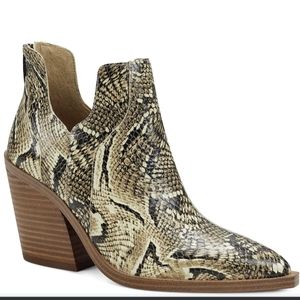 Vince Camuto Gannilla Snakeskin Boot Shooters 11